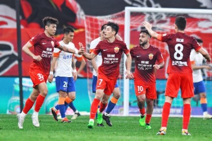 半岛体育-【中超】武磊梅开二度崔康熙染红 海港4比3逆转泰山